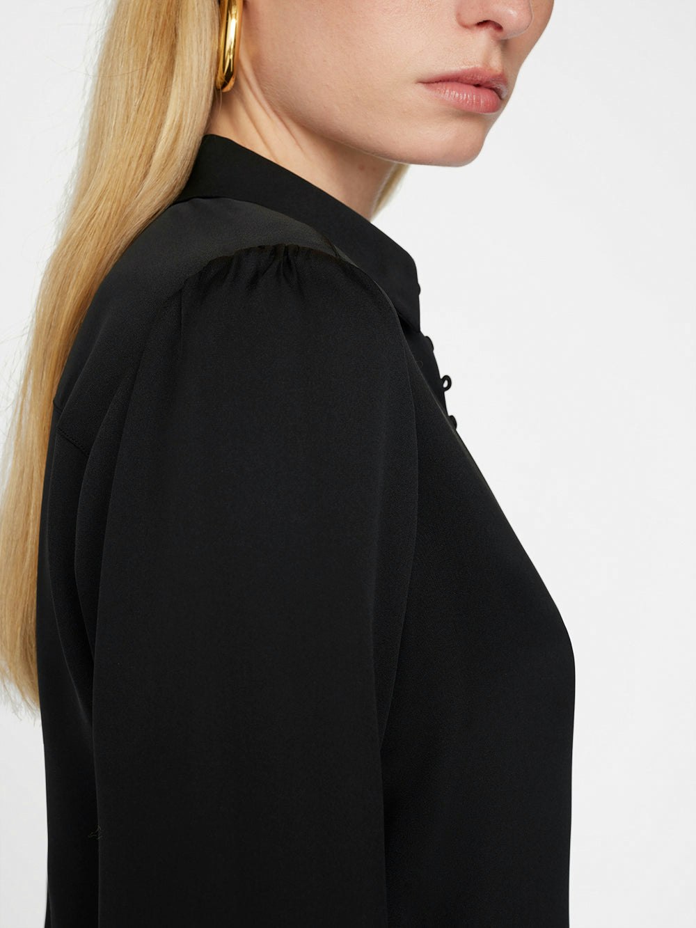 side detail view alt:fit2